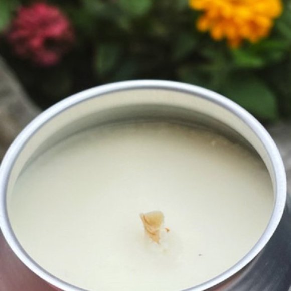 12oz Natural Light Beer Can Candle Scented GREAT GIFT - Picture 2 of 3